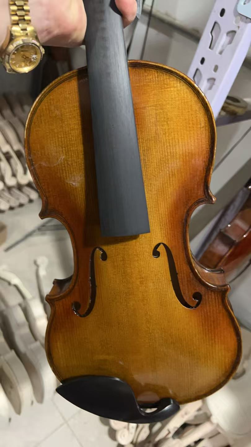 Muziekinstrumenten 4/4 Carving - Musical Instruments Online recensie en prijs